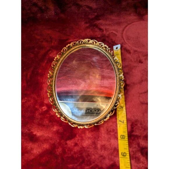 Vintage vanity tray in good condition. 7x5 - Picture 1 of 7